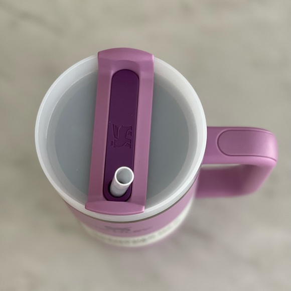 Stanley Quencher H2.0 Flowstate 40oz Tumbler - Picture 10 of 12